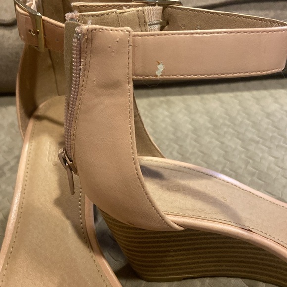 Charlotte Russe heels, light pink, size 6, small fracture - Picture 3 of 3